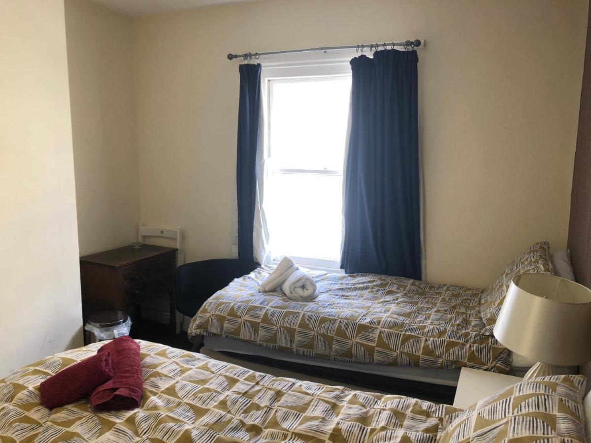 Comfortable Home Away From Home, Town Centre, Free Parking,Multiple Rooms Cheltenham Ngoại thất bức ảnh