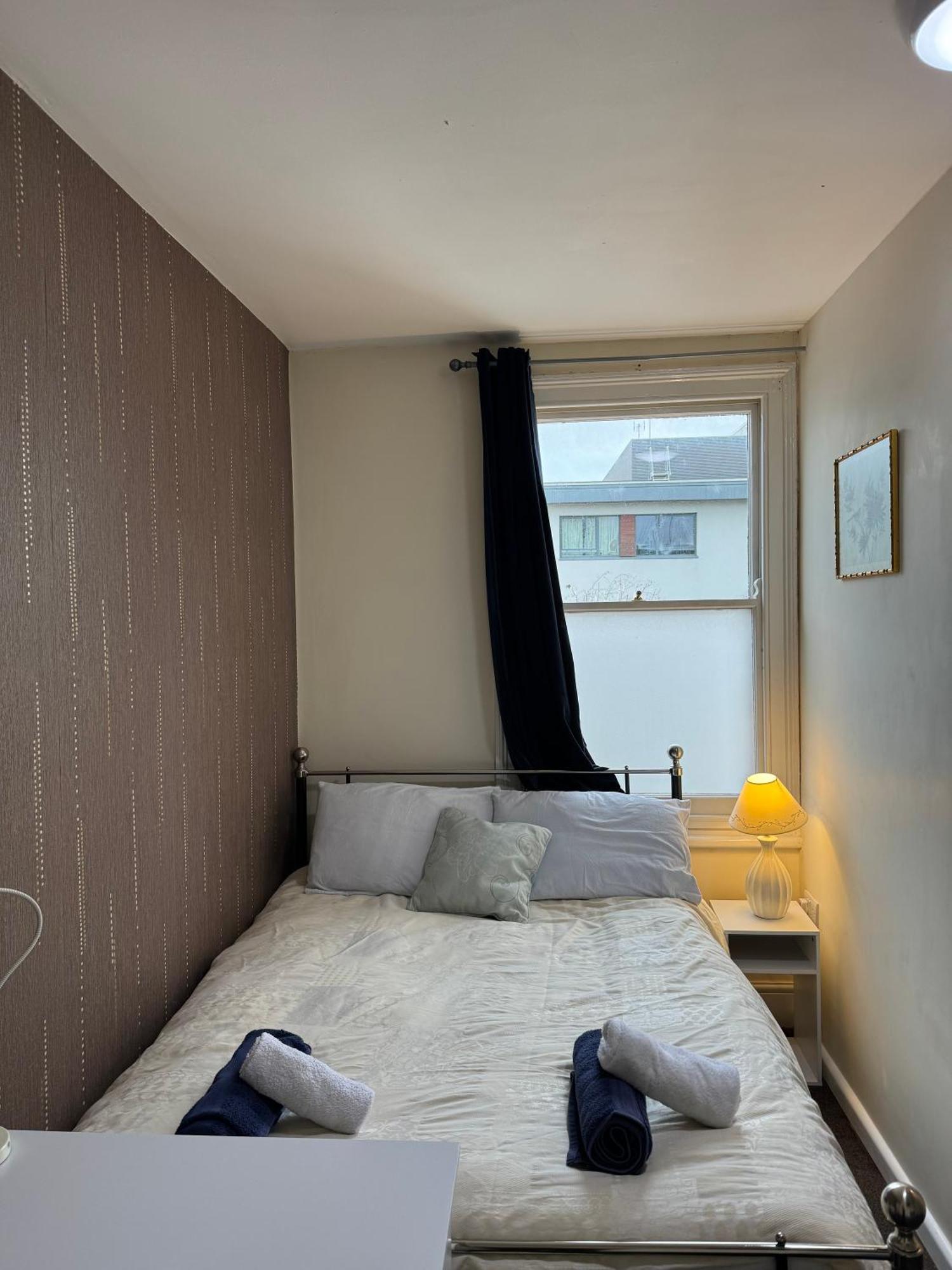 Comfortable Home Away From Home, Town Centre, Free Parking,Multiple Rooms Cheltenham Ngoại thất bức ảnh