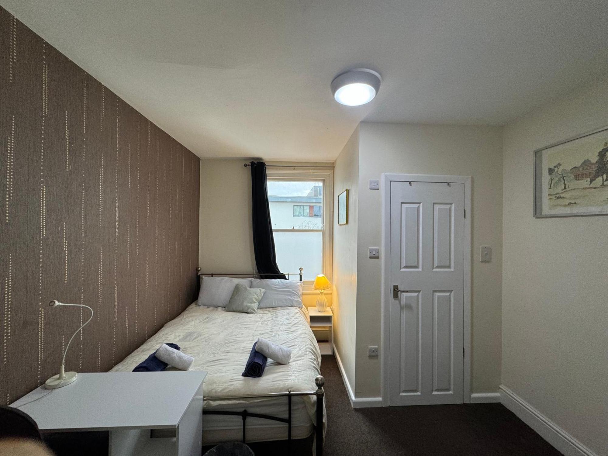 Comfortable Home Away From Home, Town Centre, Free Parking,Multiple Rooms Cheltenham Ngoại thất bức ảnh